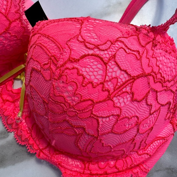 Victoria’s Secret Lace Padded Bra with Swarovski crystal bow Size 34B VS Bra - Picture 3 of 8